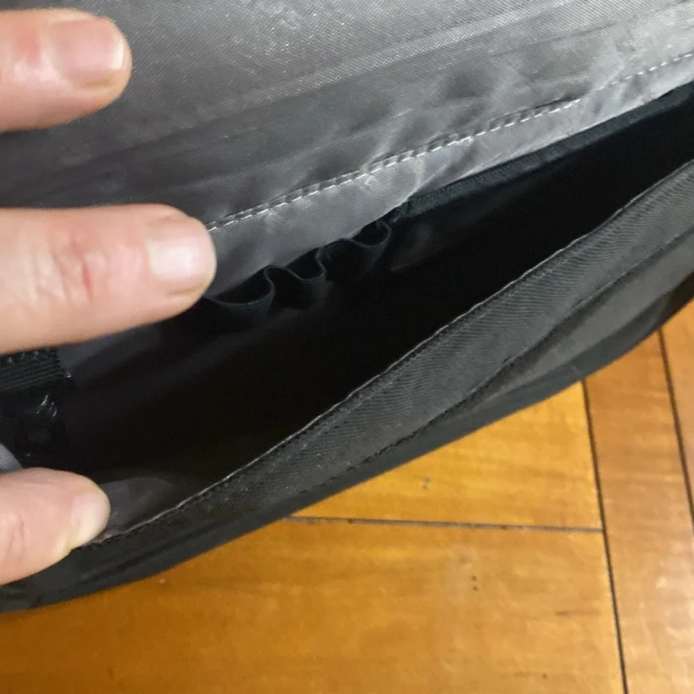 Laptop case. Great condition.